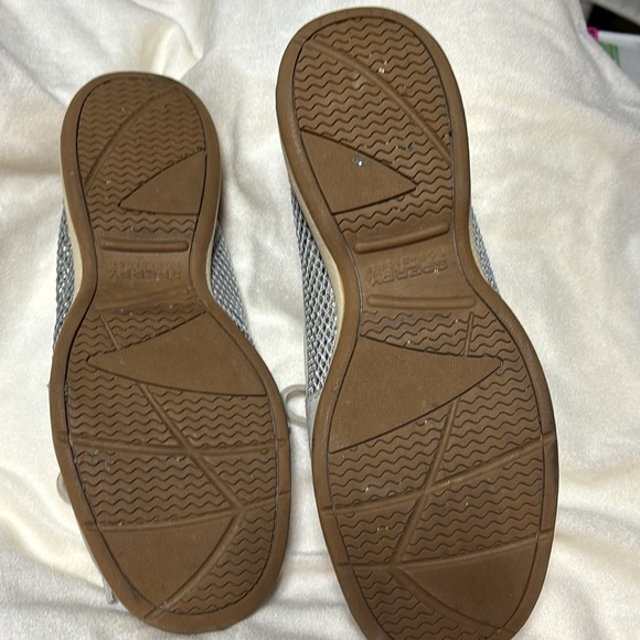 Sperry Top-sided gray leather, size 8.5 shoes with mesh sides - Picture 2 of 10